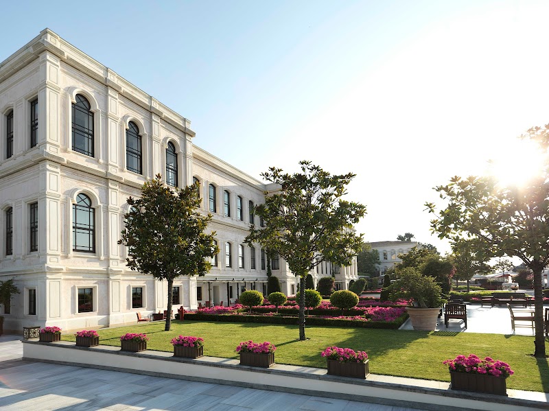 Four Seasons Hotel Istanbul at the Bosphorus — Beşiktaş