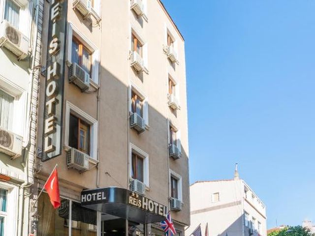 Grand Reis Hotel — 600 m away from Istanbul Medical Faculty Hospital
