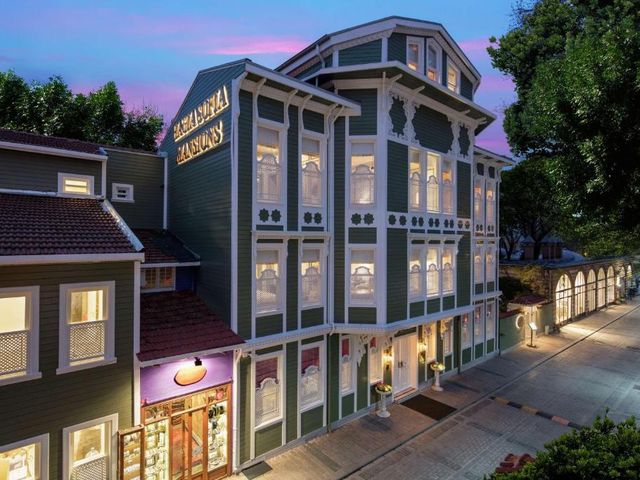 Hagia Sofia Mansions Istanbul, Curio Collection by Hilton — 250 m away from Hagia Sophia