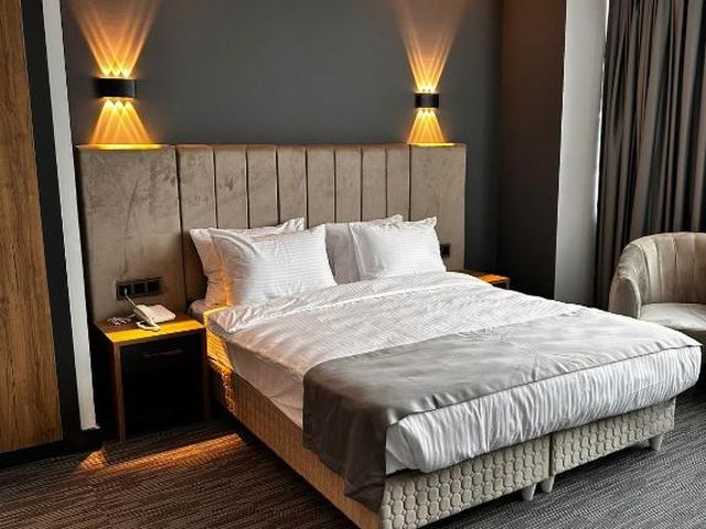 Home Plus Hotel — 2.1 km from the airport