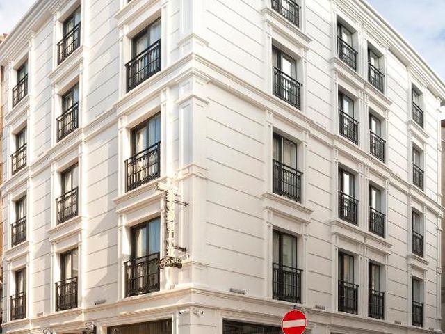 Hotel Bossuite Business — 700 m away from Fenerbahce Sukru Saracoglu