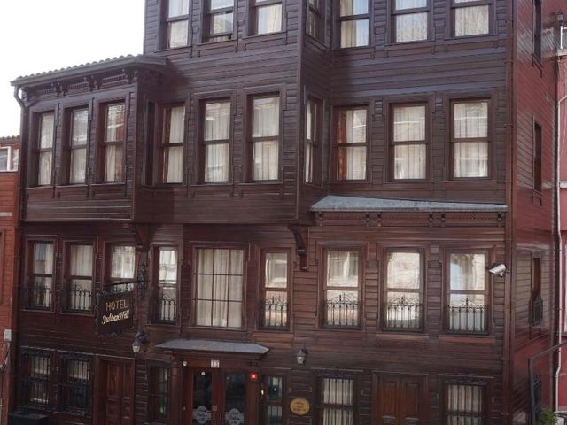 Hotel SultanHill — 100 m away from Blue Mosque