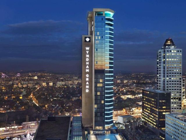 Wyndham Grand Istanbul Levent Hotel & Conference Center — 3.3 km away from Bogazici University
