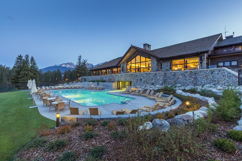 Best Hotels in Jasper for Couples 2026