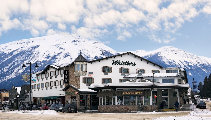 Whistler's Inn — Downtown Jasper / near Jasper train station (about 250 m from center)