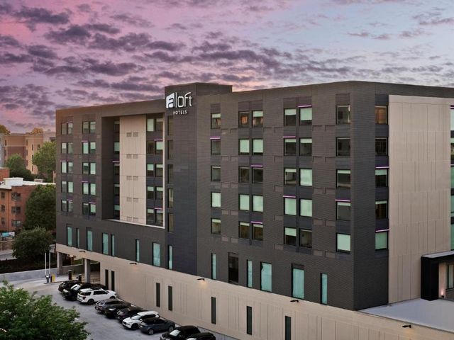 Aloft by Marriott Kansas City Country Club Plaza — 1.7 km away from University of Missouri-Kansas City