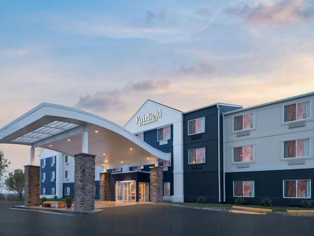 Fairfield Inn & Suites Kansas City Airport — 2.9 km from the airport