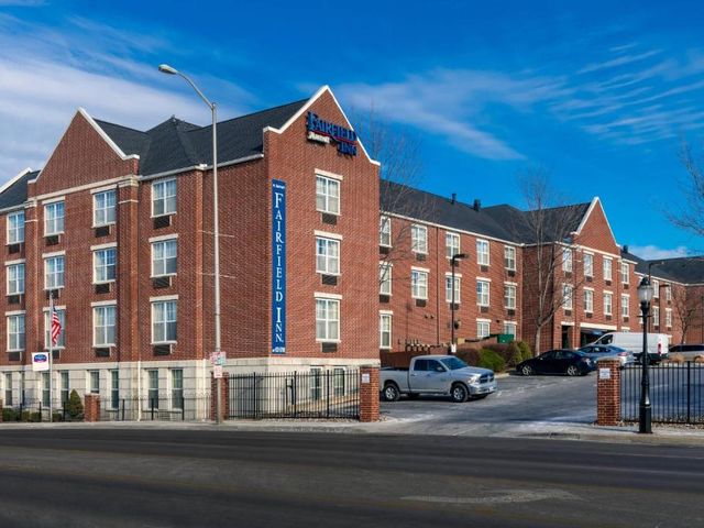 Fairfield Inn Kansas City Downtown/Union Hill — 9.1 km away from GEHA Field at Arrowhead Stadium