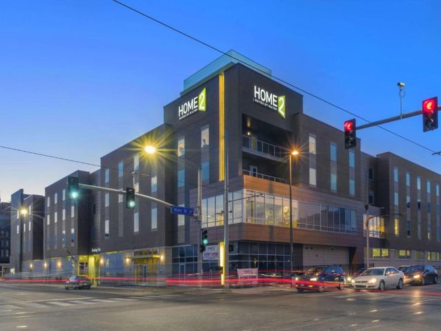 Home2 Suites Kansas City Downtown — 900 m away from National WWI Museum