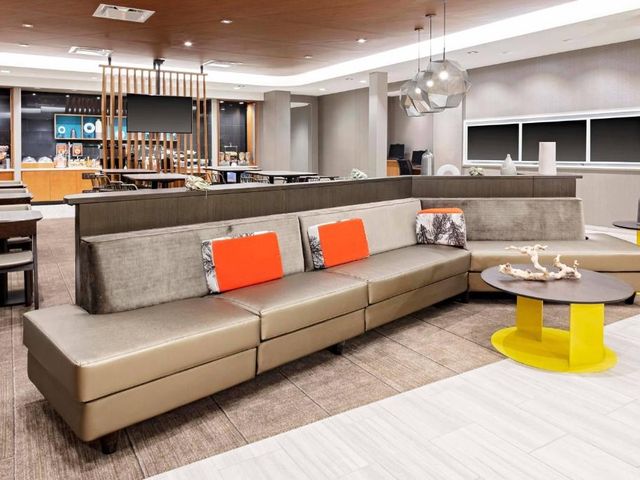 SpringHill Suites by Marriott Kansas City Plaza — 2.2 km away from University of Missouri-Kansas City