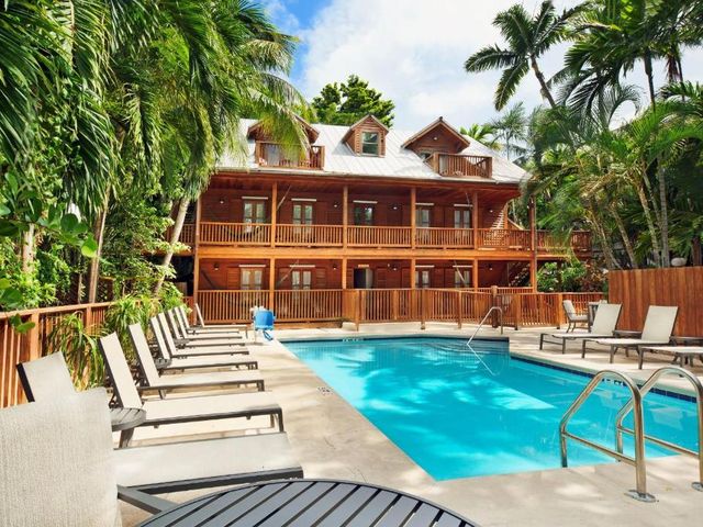 Island City House — 800 m away from Key West Sunset Celebration