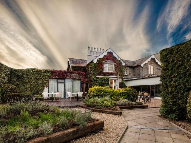 Newpark Hotel — 1 km away from St Canice's Cathedral Kilkenny