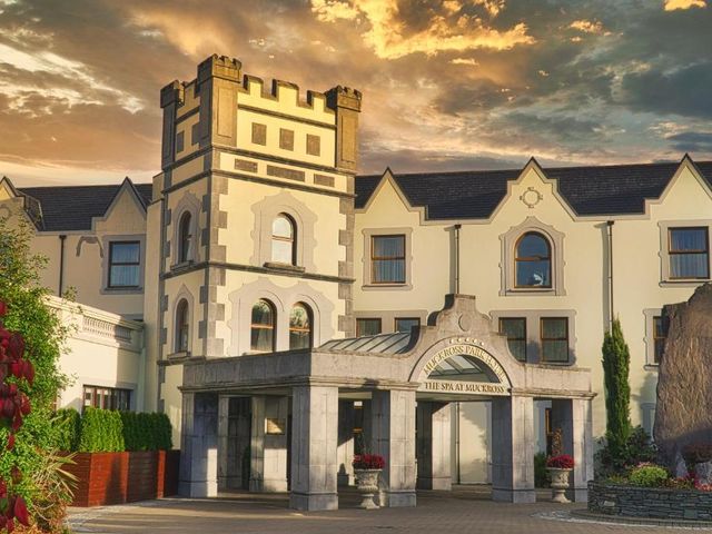 Muckross Park Hotel & Spa — 1.3 km away from Killarney National Park