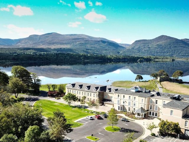 The Lake Hotel — 2 km away from Killarney National Park