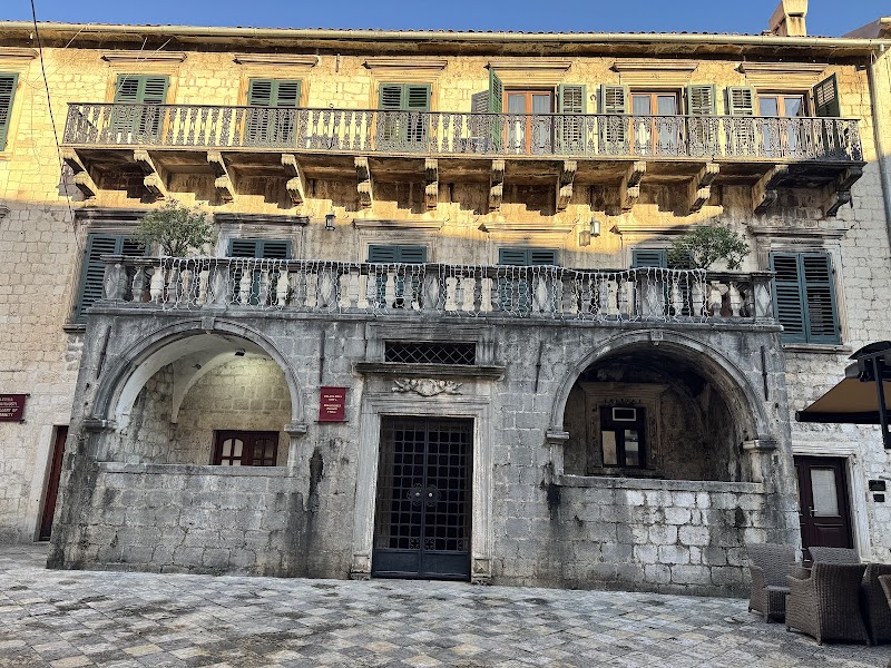 Hotel Astoria — Old Town