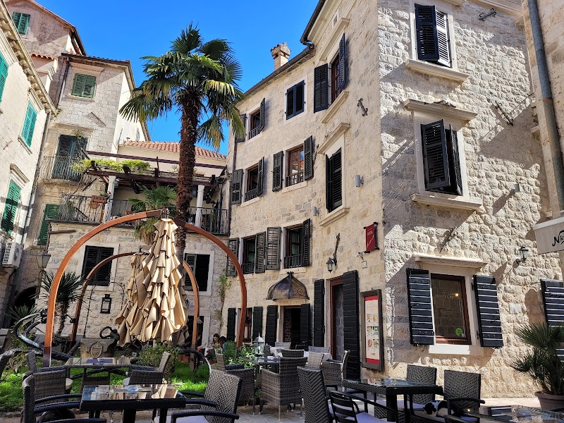 Hotel Monte Cristo Kotor — Old Town