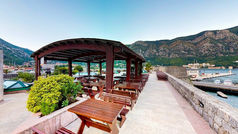 La Citadelle Hotel — Old Town