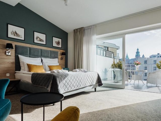 Hotel 32 Kraków Old Town — 1 km away from Wolves Summit