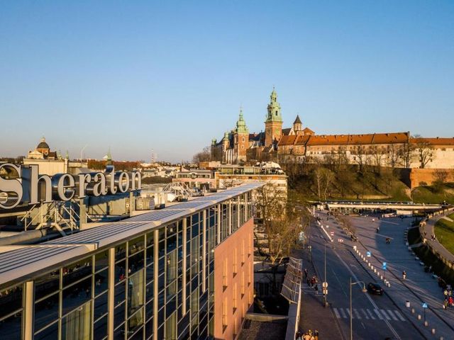 Sheraton Grand Krakow — 900 m away from Wolves Summit