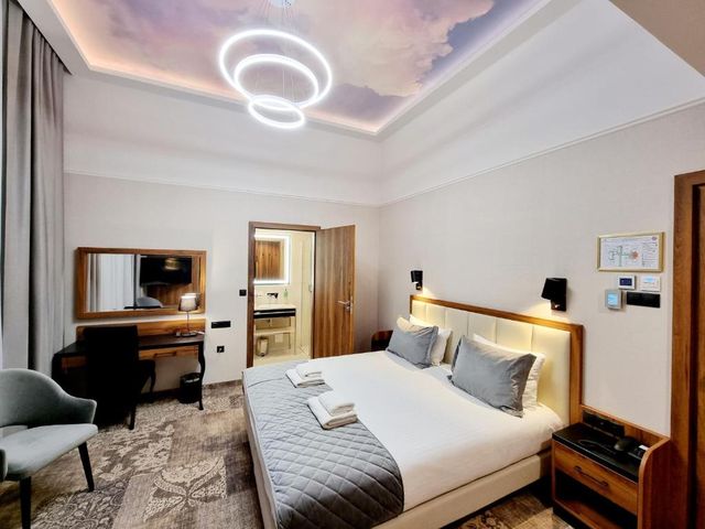 Sky Hotel Kraków — 450 m away from University Hospital Krakow