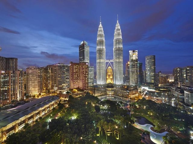 Mandarin Oriental, Kuala Lumpur — 350 m away from KLCC Convention Centre