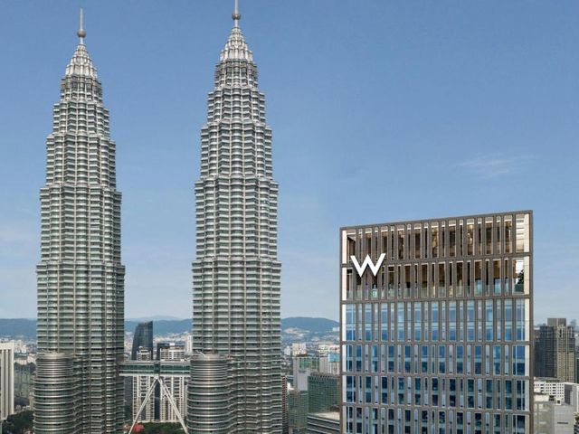 W Kuala Lumpur — 250 m away from Petronas Twin Towers