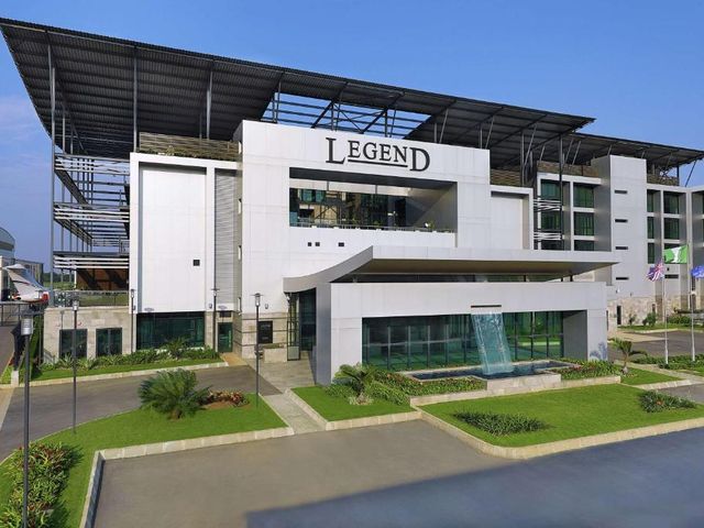 Legend Hotel Lagos Airport, Curio Collection By Hilton — 600 m from the airport