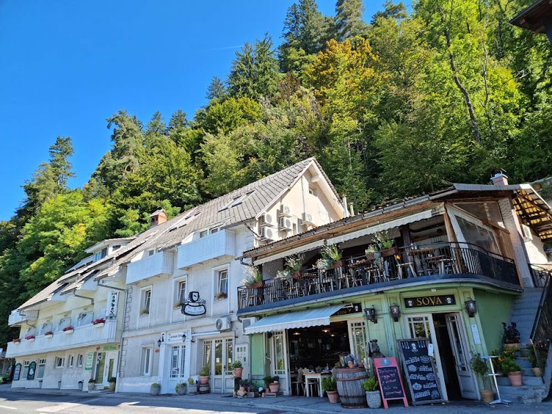Čarman House — Lakeside promenade (Lake Bled shore)