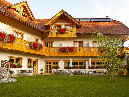 Garni Hotel Berc — Old town residential area (walkable to the lake)