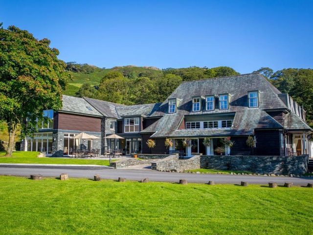 Glaramara Hotel — 7.2 km away from Scafell Pike Lake District