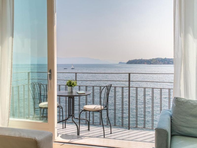 Luxury Lake View Apartments — Salò