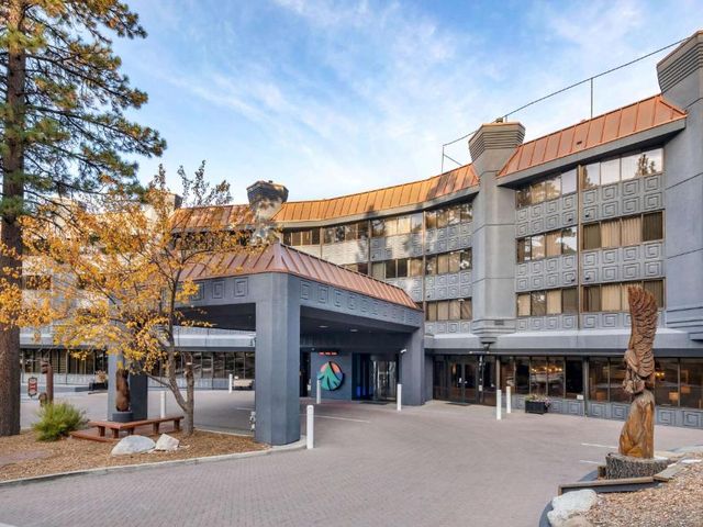 Hilton Vacation Club Tahoe Seasons Lake Tahoe — 1.1 km away from Heavenly Ski Resort Lake Tahoe