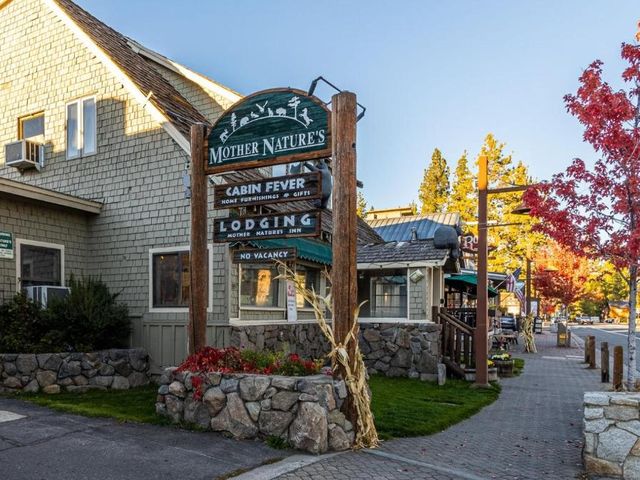 Mother Nature's Inn — 250 m away from Tahoe Rim Trail