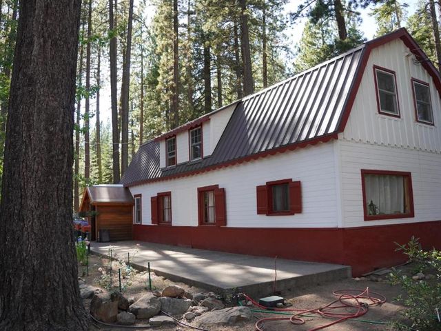 Tamarack Lodge Motel — 1.9 km away from Tahoe Rim Trail