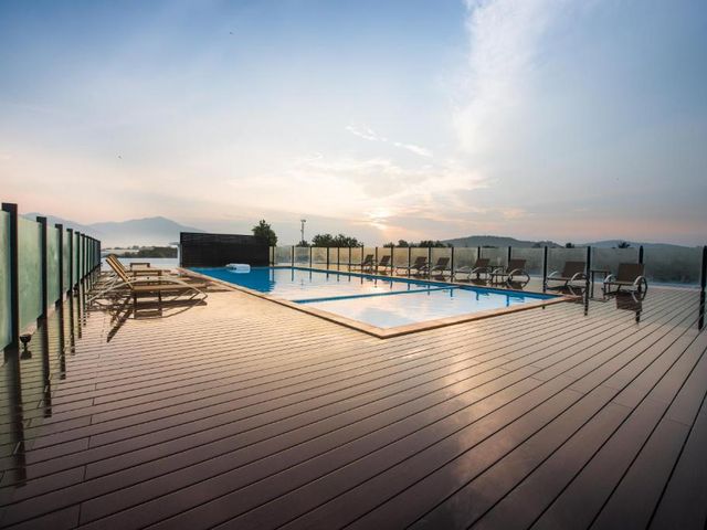The Smith House — 900 m from the airport