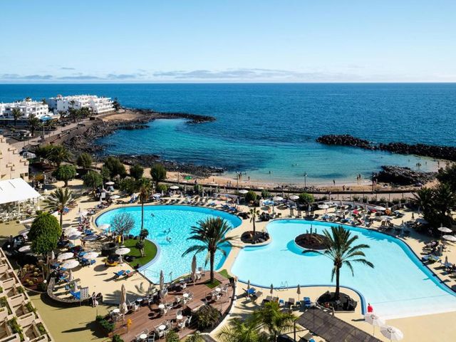Alexandre Teguise Playa — 19.1 km away from Jameos del Agua Lanzarote