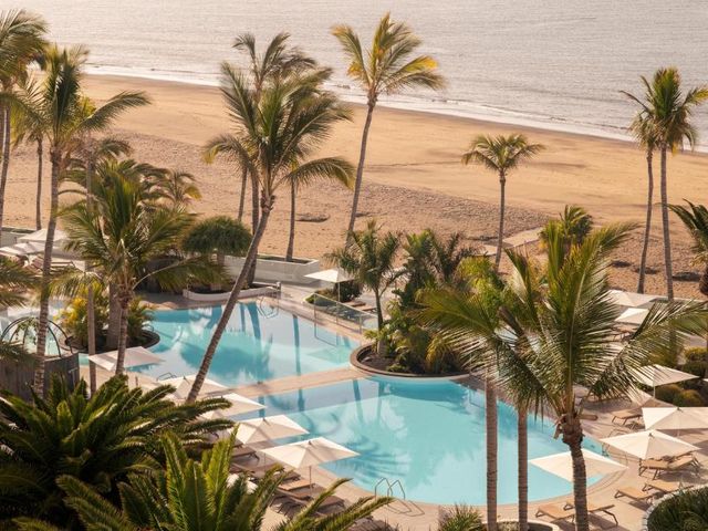 Plus Fariones Suite Hotel — 14.9 km away from Timanfaya National Park Lanzarote