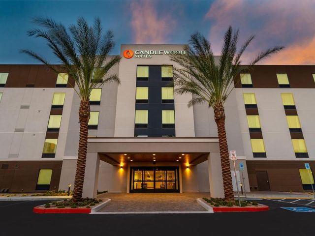 Candlewood Suites - Las Vegas - E Tropicana by IHG — 1 km away from Google Cloud Next