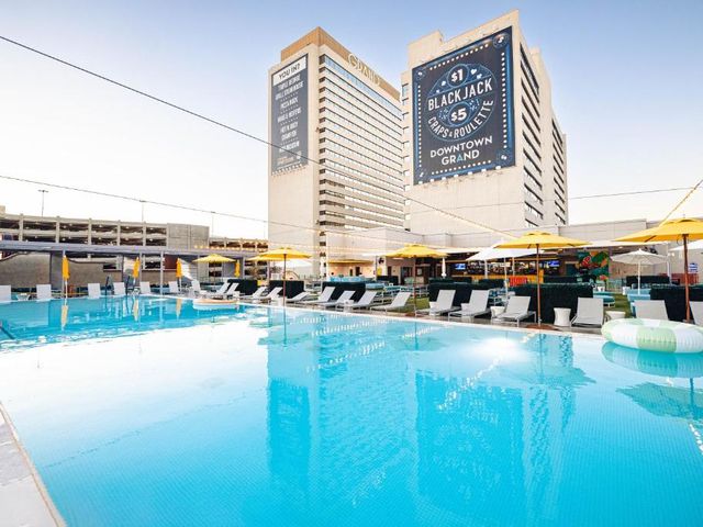 Downtown Grand Hotel & Casino — 300 m away from Fremont Street