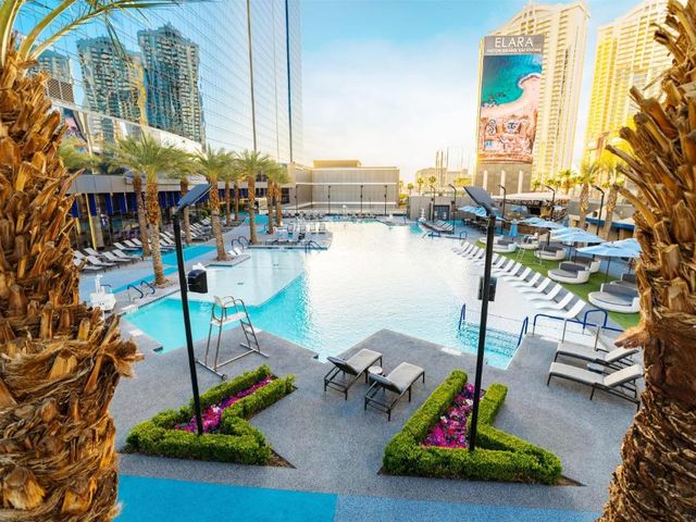 Hilton Grand Vacations Club Elara Center Strip Las Vegas — 450 m away from MGM Grand Garden Arena
