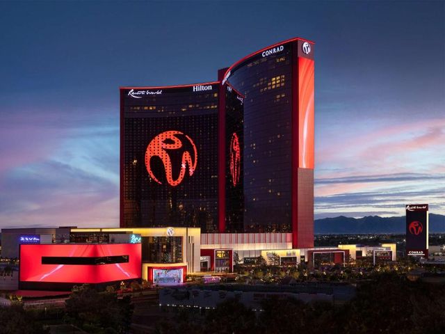 Las Vegas Hilton At Resorts World — 1.3 km away from DEF CON