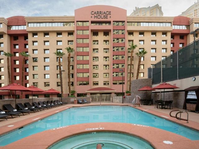 The Carriage House — 300 m away from MGM Grand Garden Arena
