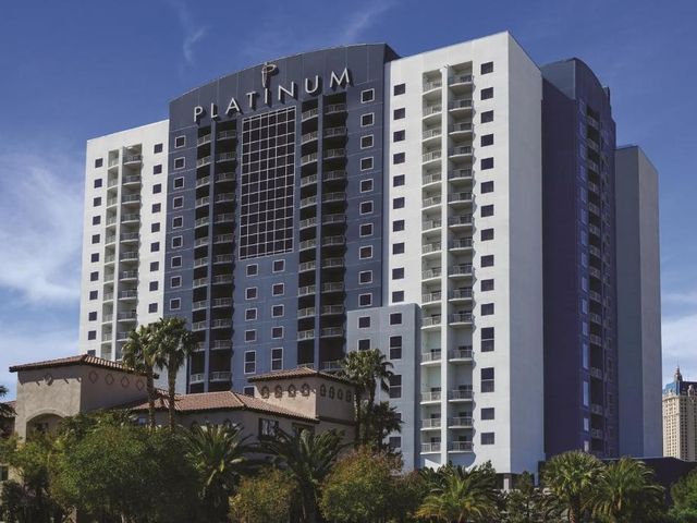 The Platinum Hotel — 900 m away from VMware Explore