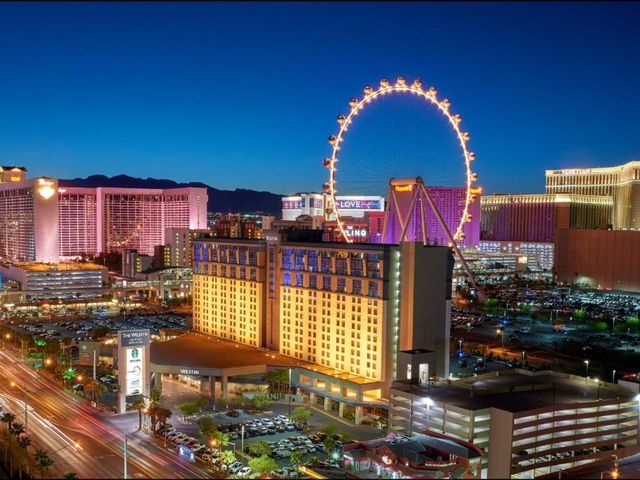 The Westin Las Vegas Hotel & Spa — 350 m away from The High Roller