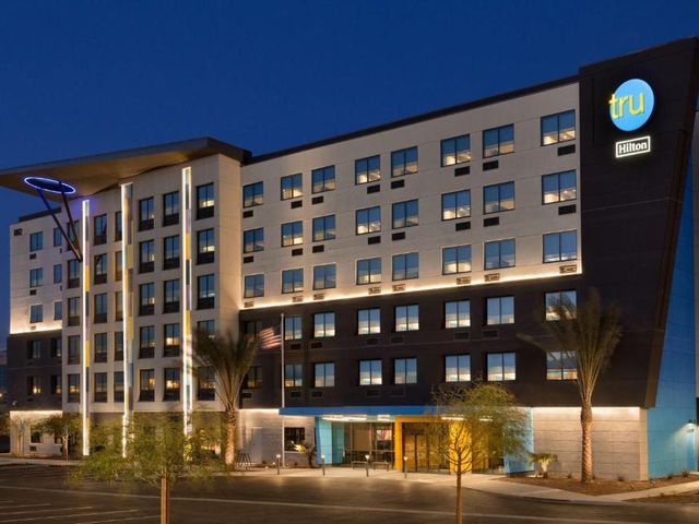 Tru By Hilton Las Vegas Airport NV — 2.2 km from the airport