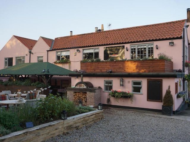 The Tickled Trout Inn Bilton-in-Ainsty — 8.6 km away from Leeds Festival