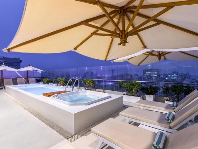 Dazzler by Wyndham Lima San Isidro — 2.9 km away from Larco Museum