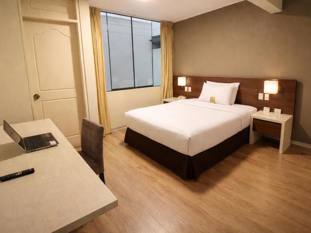 Palmetto Hotel Business La Perla — 4.5 km from the airport