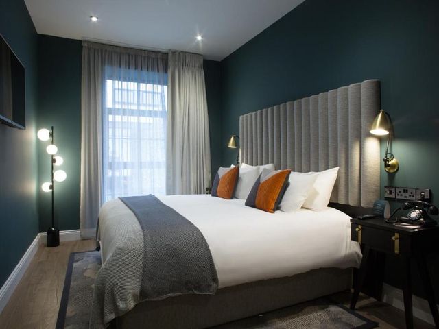 The Bedford Townhouse — 350 m away from Hunt Museum Limerick