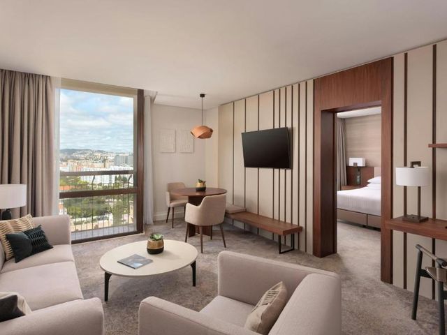 Lisbon Marriott Hotel — 1.6 km away from Estadio Jose Alvalade
